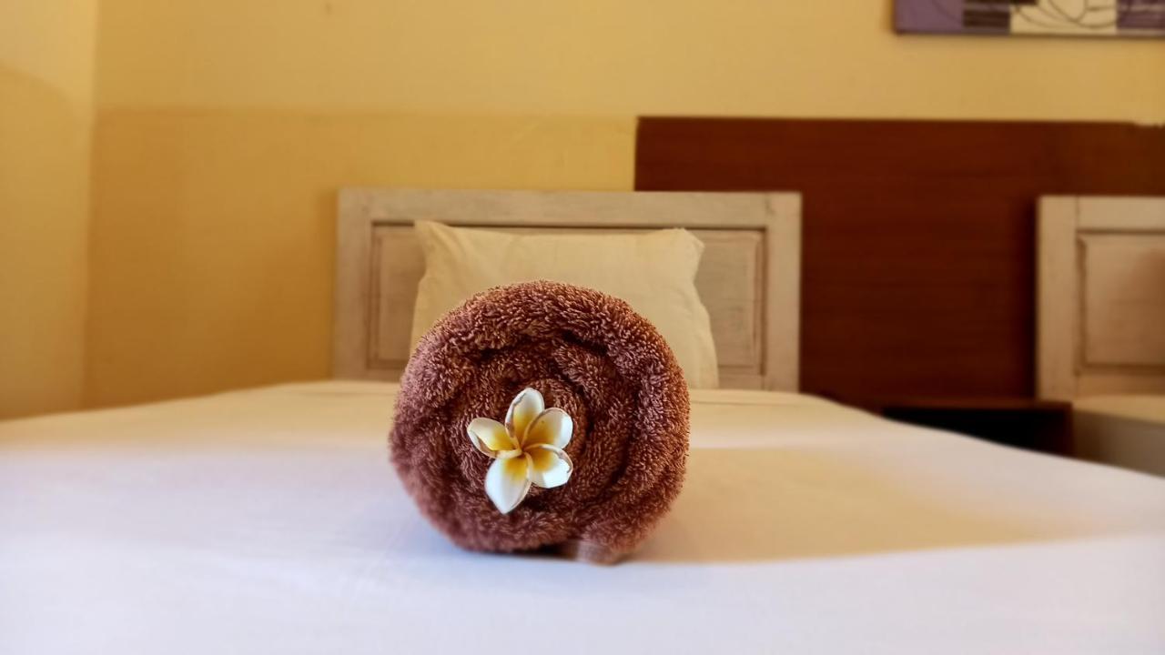Wisma Bunda Джили Трауанган Екстериор снимка